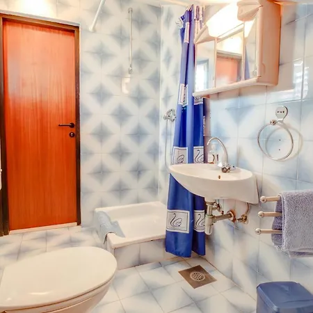 Apartment 4025a *